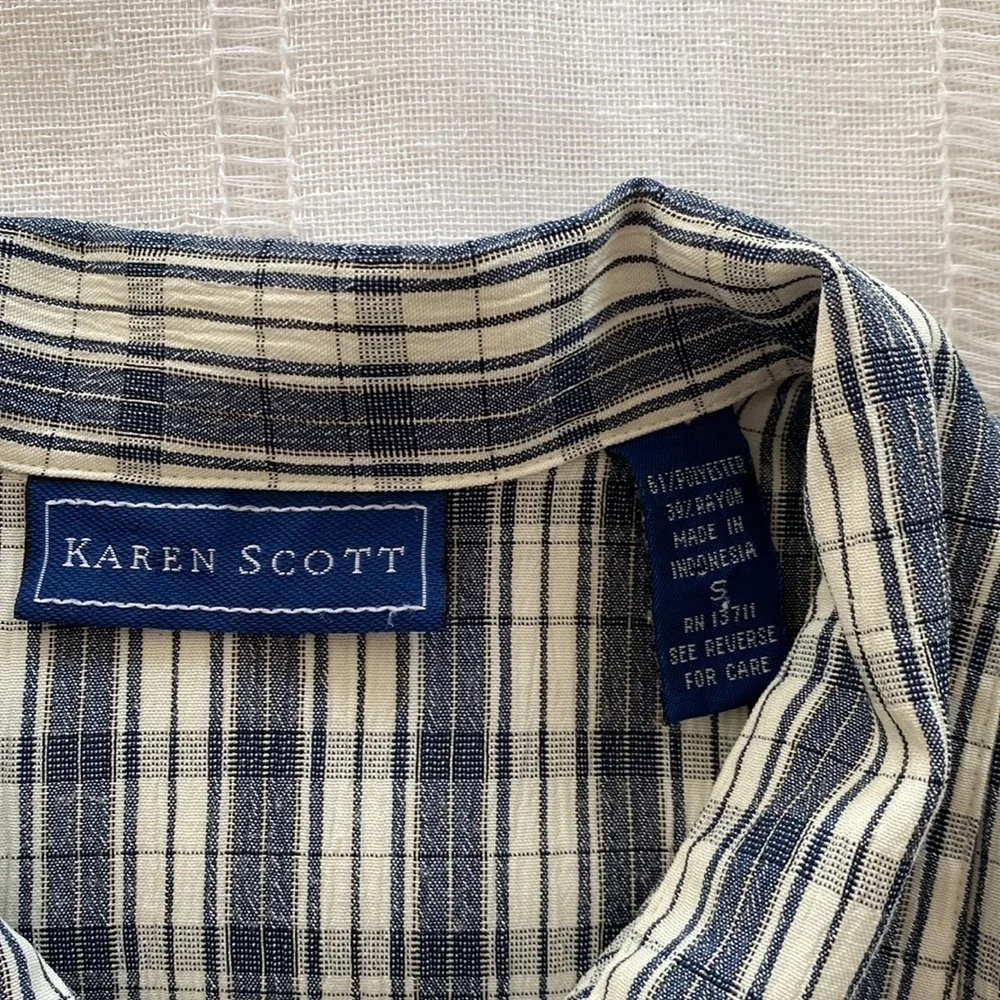 Karen Scott button down shirt with vintage vibes.